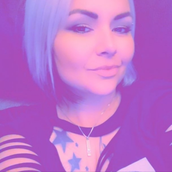 Meet your Posher, Amanda - Picture 1 of 1